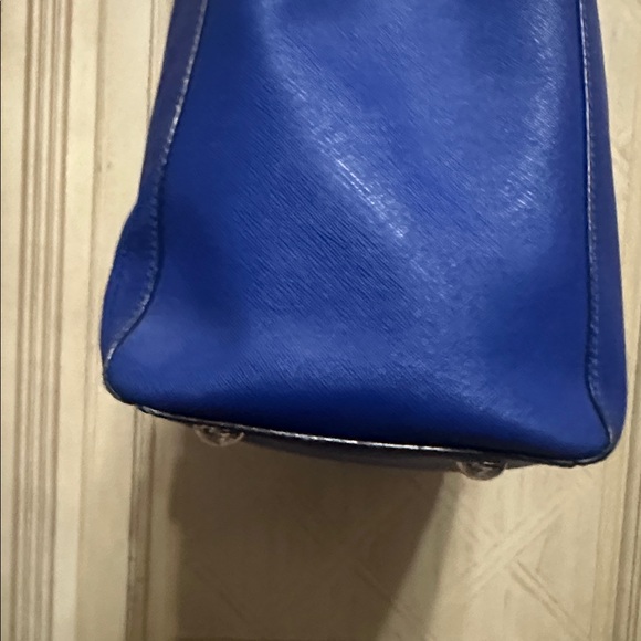 Michael Kors Royal Blue jet set travel tote - Picture 4 of 12